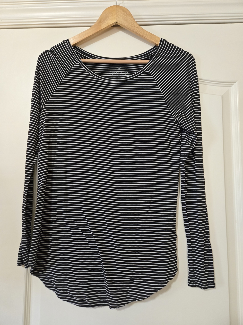 Soft & Sexy Black & White Striped Long-Sleeve Crewneck Tee Soft